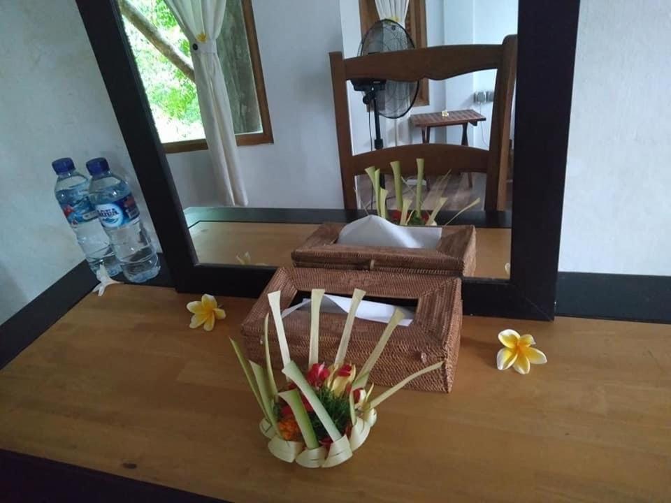 Omunity Bali Hotel Singaraja Buitenkant foto