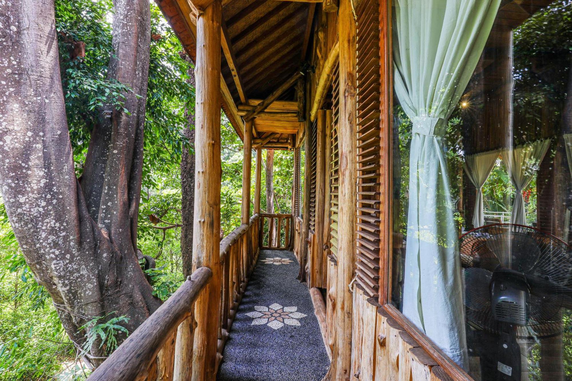 Omunity Bali Hotel Singaraja Buitenkant foto