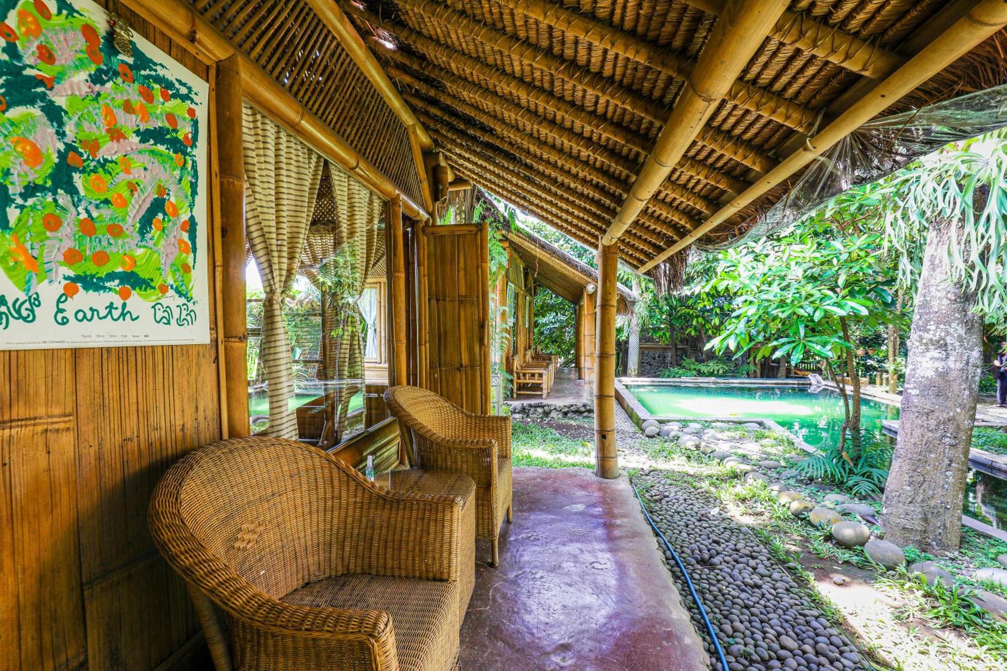 Omunity Bali Hotel Singaraja Buitenkant foto