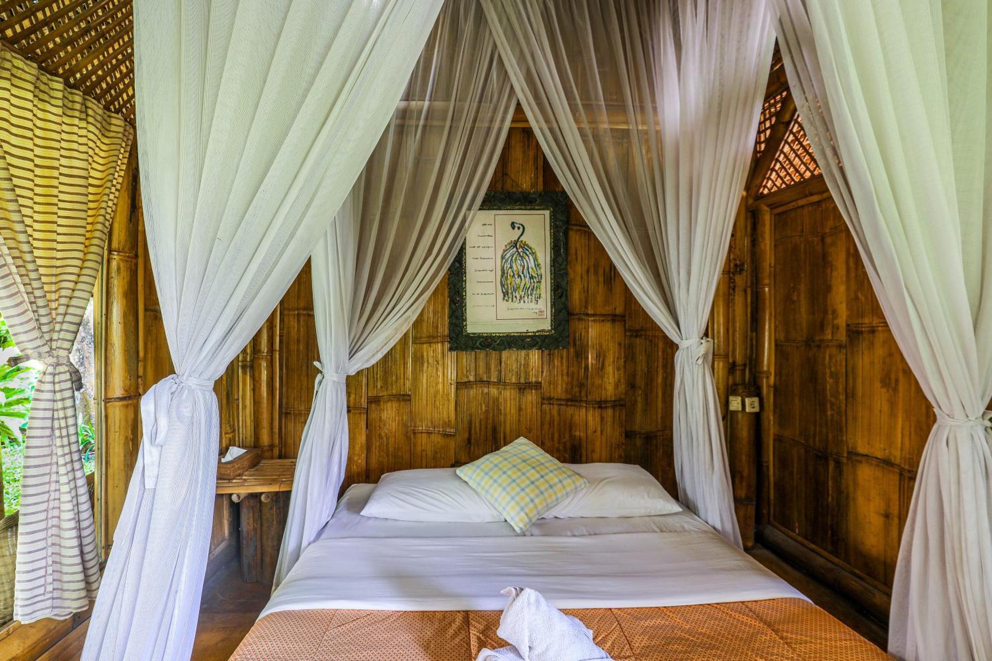 Omunity Bali Hotel Singaraja Buitenkant foto